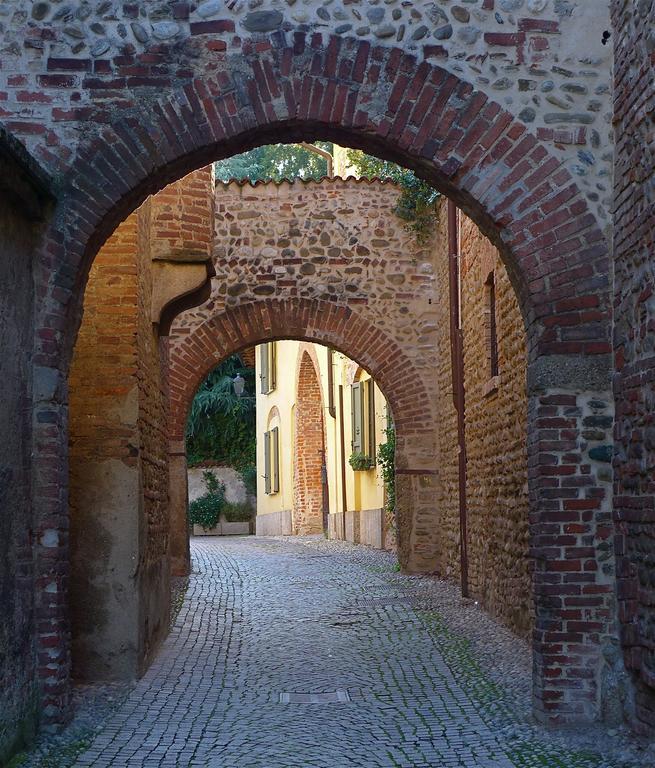 Soggiorno In Centro Storico Вимеркате Екстериор снимка